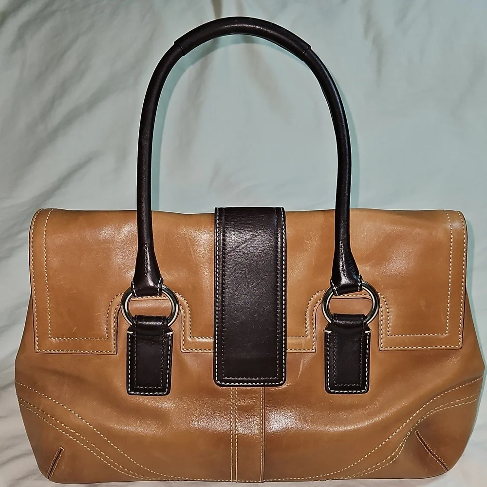 Gorgeous Coach Tan Florentine Leather Handbag
